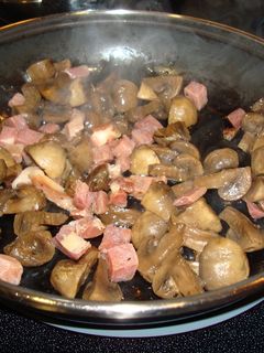 Una foto de Champiñones con jamón