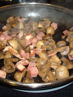 Una foto de Champiñones con jamón