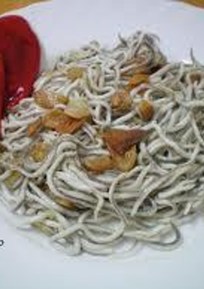 Una foto de Gulas al ajillo