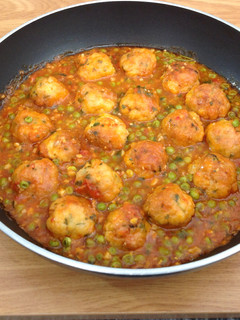 Una foto de Albóndigas de bacalao en salsa tradicional
