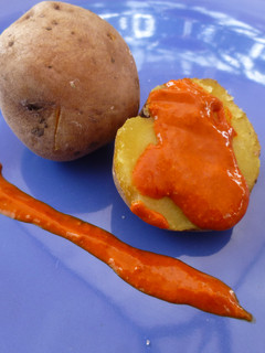 Una foto de Papas arrugadas con mojo picón