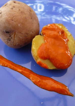 Una foto de Papas arrugadas con mojo picón
