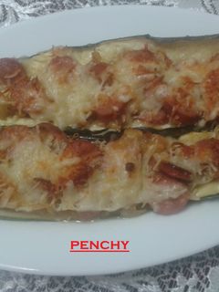 Una foto de Calabacines con salchichas de queso gratinados