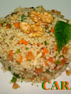 Una foto de Tabbouleh con frutos secos