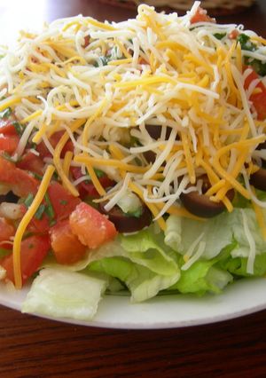 Una foto de Ensalada Mexicana de Chili Con Carne