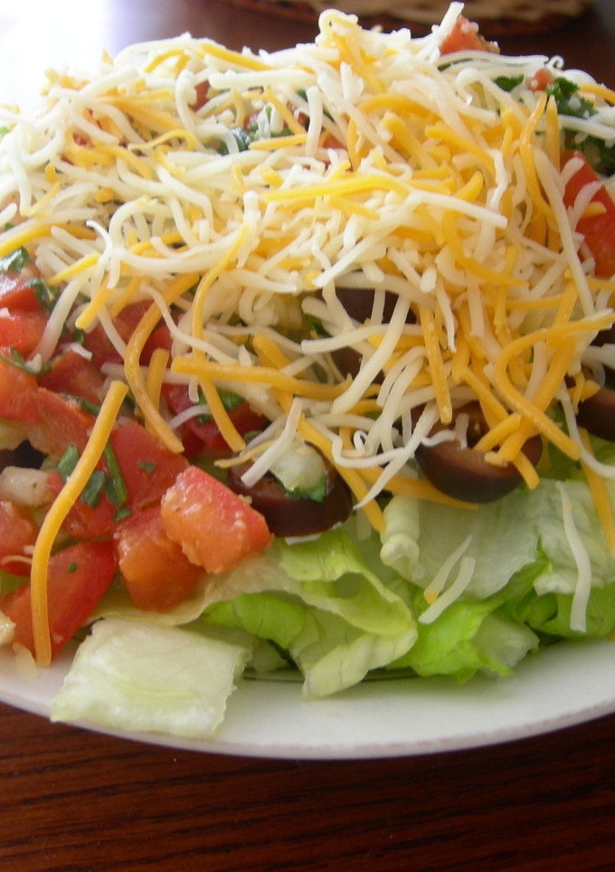 Una foto de Ensalada Mexicana de Chili Con Carne