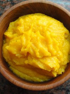 Una foto de Puré de batata y zapallo con salsa blanca