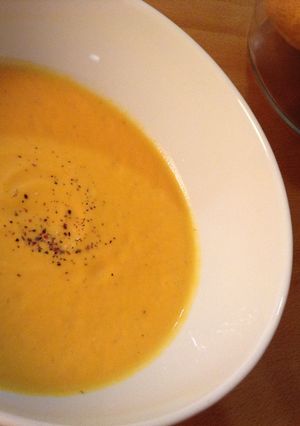 Una foto de Crema de zanahoria riquísima y muy fácil