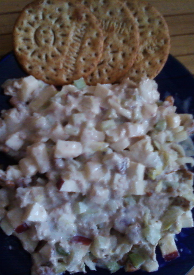 Una foto de Ensalada de atún con manzana