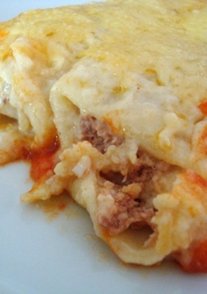 Una foto de Canelones de pollo y foiegras a las finas hierbas