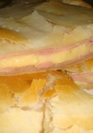 Una foto de Tarta de jamón y queso