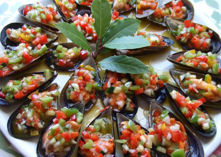 Tapa de mejillones con vinagreta de frambuesa