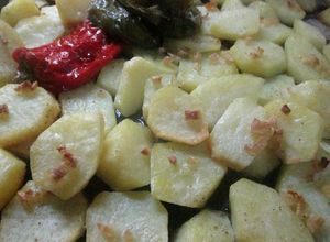 Foto principal de Patatas asadas con ajos picaditos