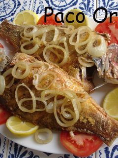 Una foto de Pescado frito con Fubá