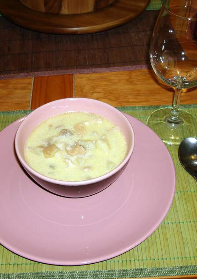 Una foto de Crema de papa con pollos y champiñones
