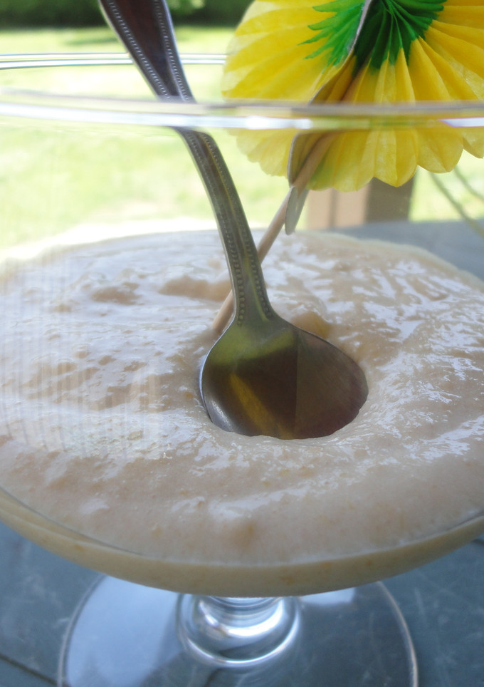 Una foto de Postre refrescante de plátano y melocotón