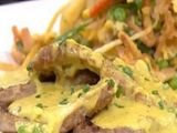 Escalopes a la mostaza con revuelto gramajo