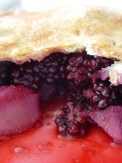 Una foto de Tarta de manzana y moras