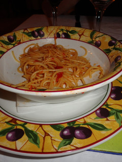 Una foto de Espaguetis con ajo y guindillas
