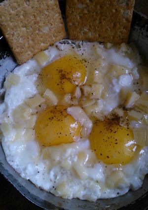 Una foto de Huevos fritos al gruyere