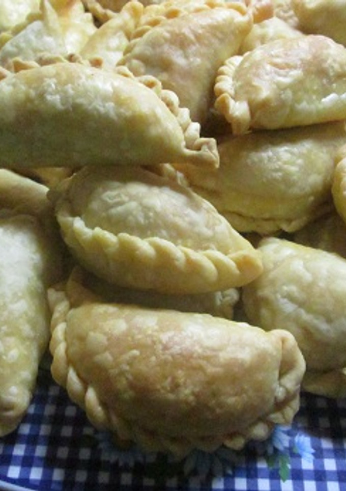 Una foto de Empanadas de jamón, queso y beicon