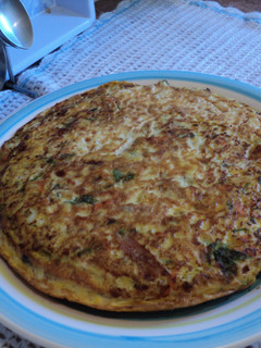 Una foto de Tortilla de coliflor, zanahoria y pollo