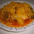 Guiso de patatas con costillejas y tallarines