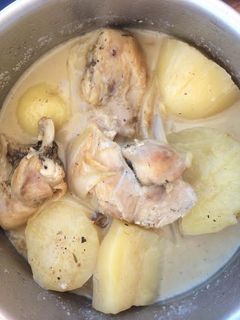 Una foto de Pollo a la cacerola