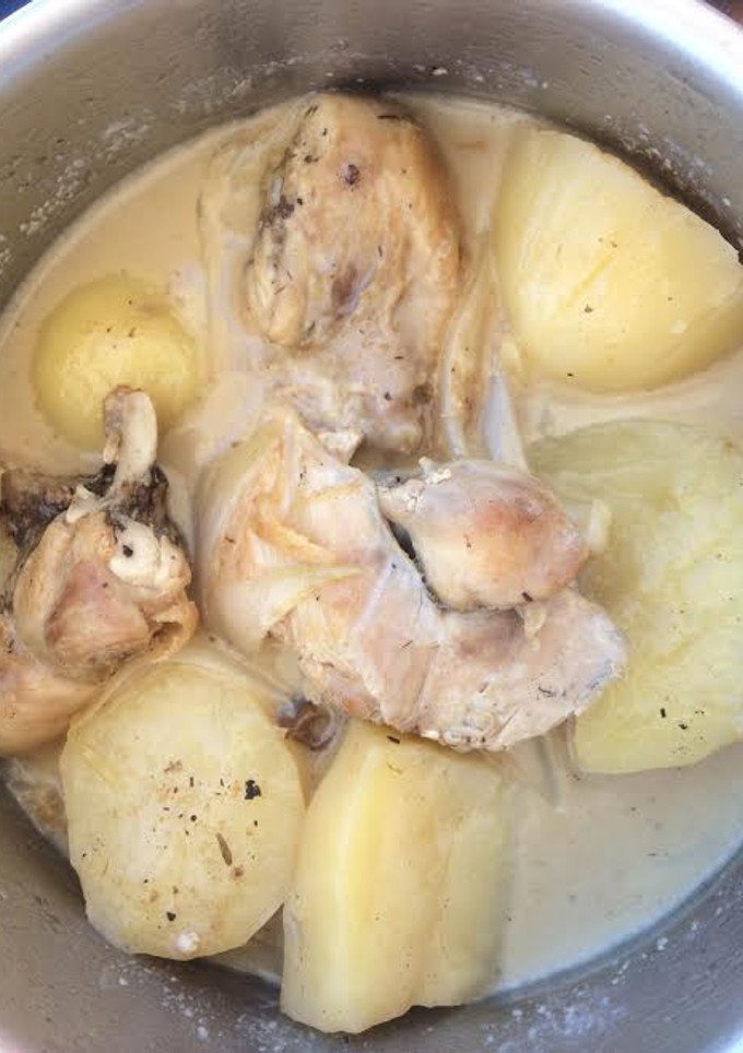 Una foto de Pollo a la cacerola