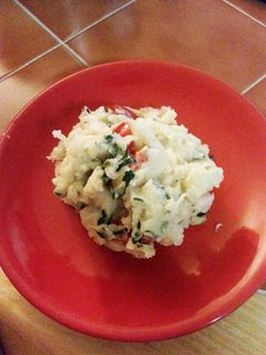Una foto de Ensalada de papas con aderezo especial de cilantro y jengibre