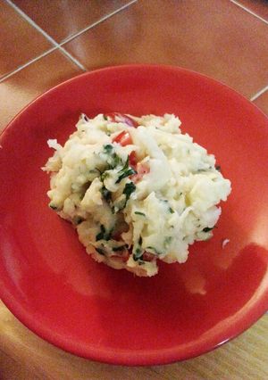 Una foto de Ensalada de papas con aderezo especial de cilantro y jengibre