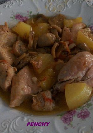 Una foto de Pollo en salsa de champiñones