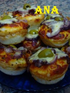 Una foto de Muffins de pizzetas rellenas