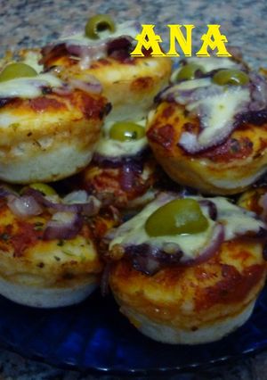 Una foto de Muffins de pizzetas rellenas