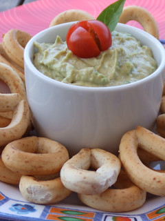 Una foto de Dip fresco de aguacate