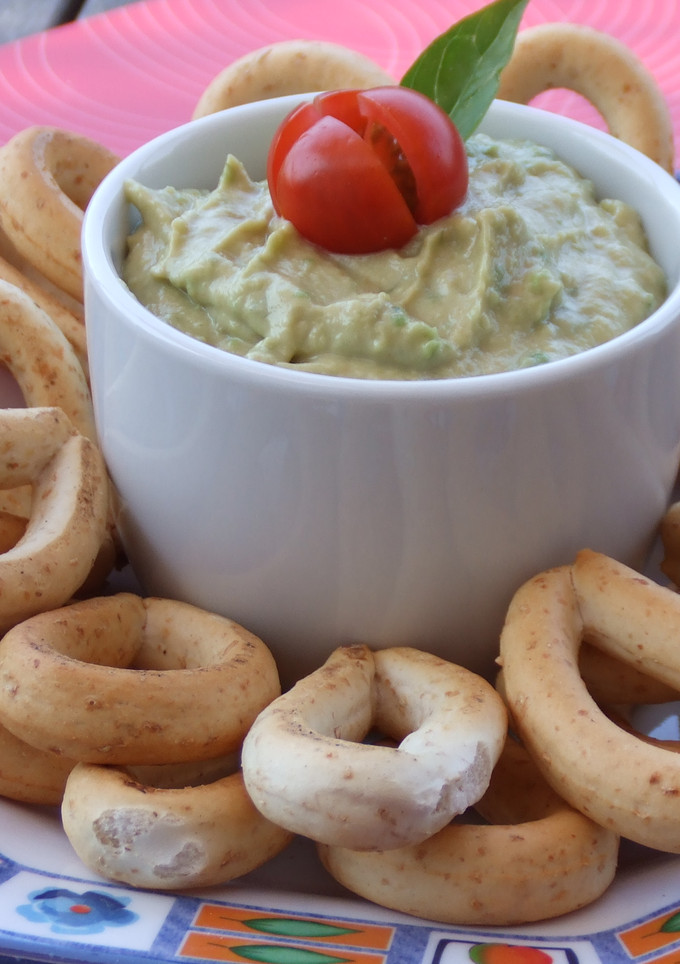 Una foto de Dip fresco de aguacate