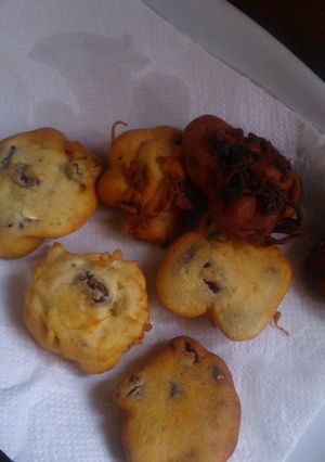 Una foto de Buñuelos con pasas de uvas
