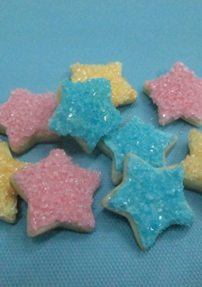 Una foto de Galletas estrellas con azúcar de colores