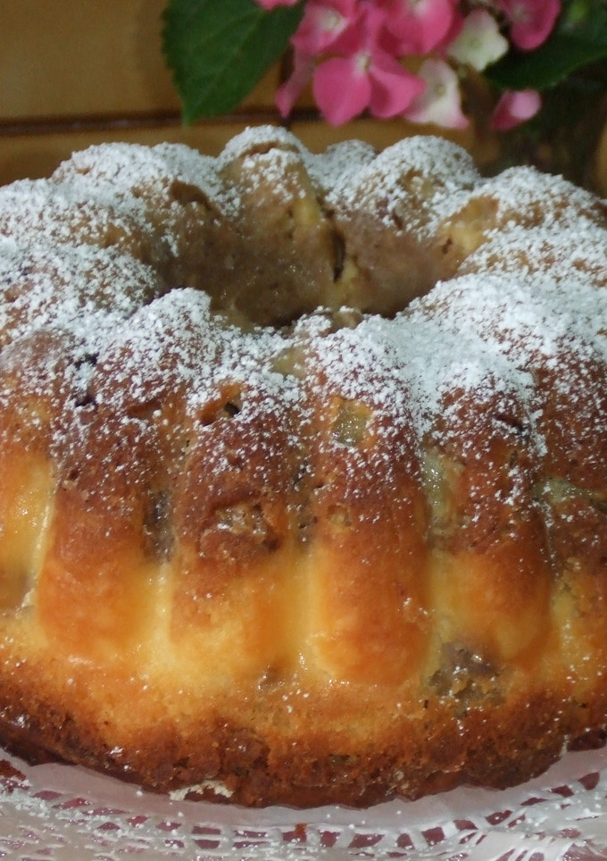 Una foto de Bizcocho de peras y ciruelas pasas