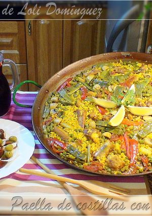 Una foto de Paella de costillas con verduras