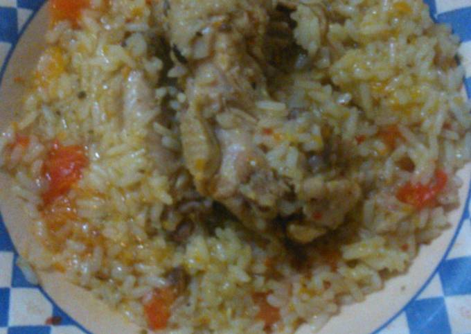 Foto principal de Guiso de arroz con menudos y carcasa de pollo