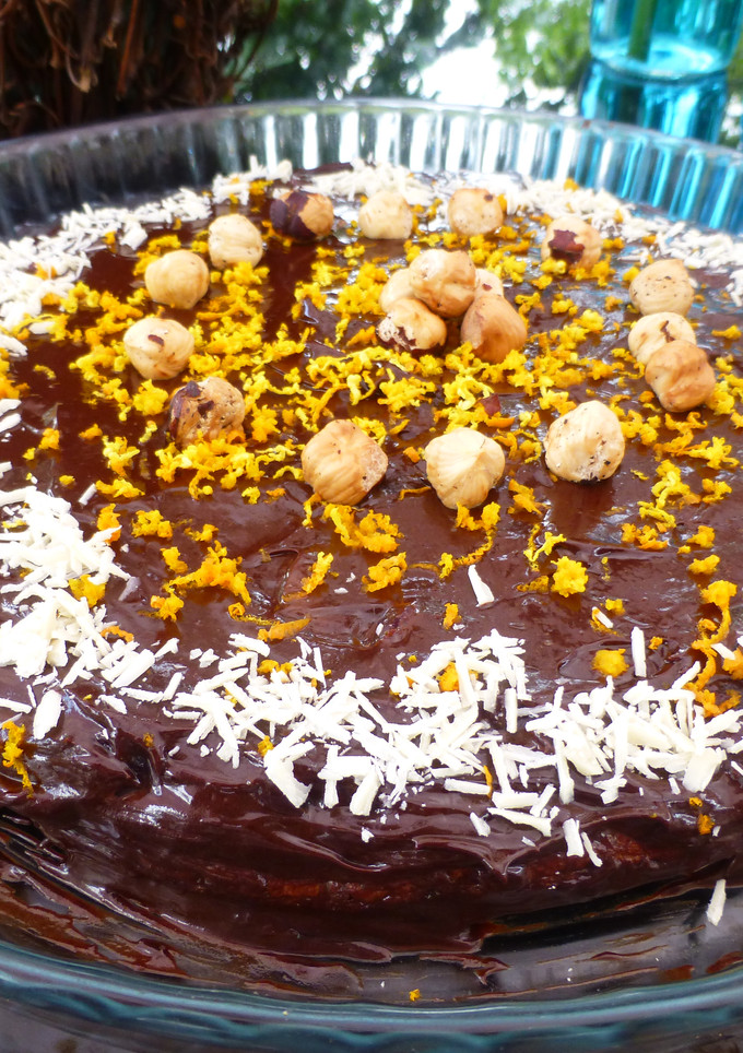 Una foto de Tarta de chocolate con coñac y cerezas