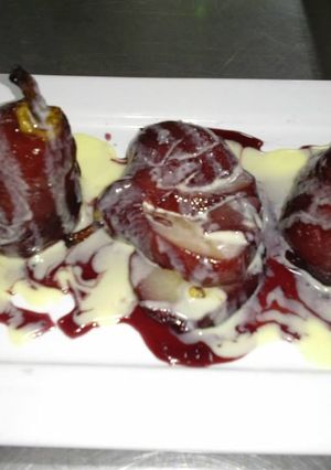 Una foto de Peras vino tinto
