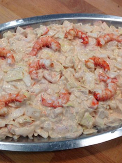Una foto de Ensalada de gambas con salsa rosa