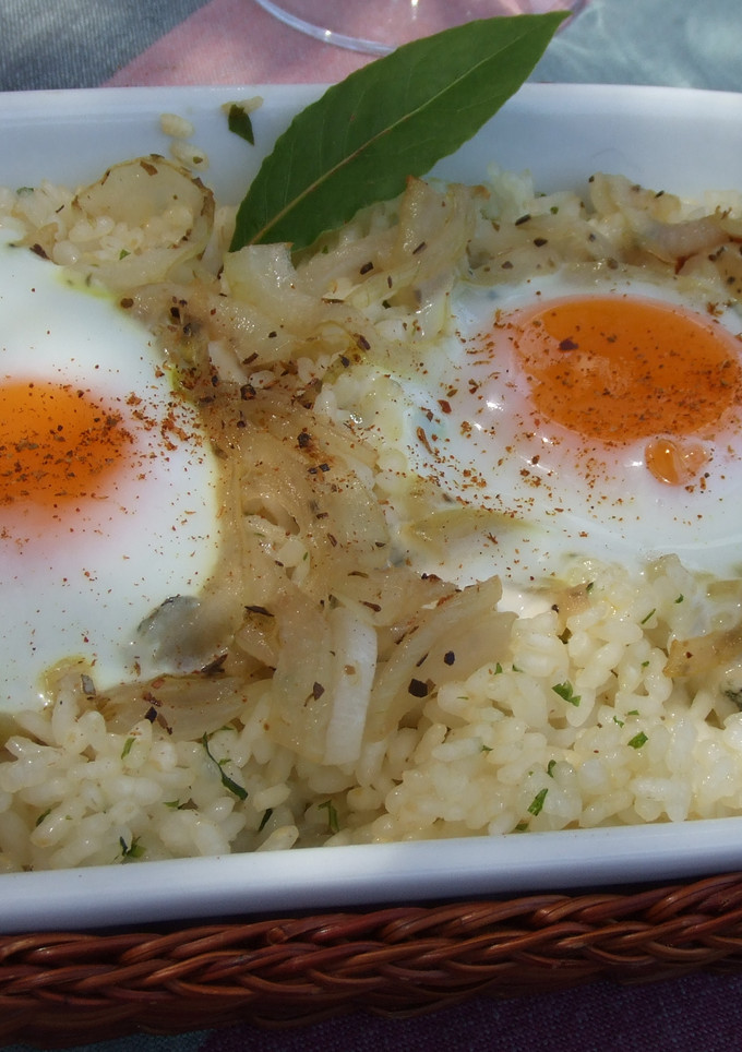 Una foto de Pastel de arroz al horno con huevos y gorgonzola