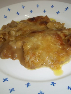 Una foto de Berenjenas con salsa al gratén