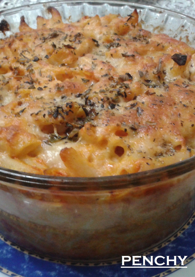 Una foto de Pastel de macarrones con queso cheddar al orégano
