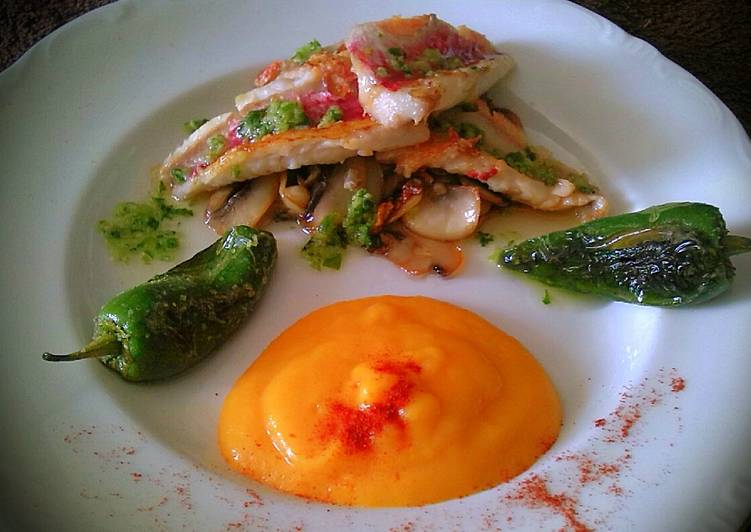 Filetes de salmonete al ajillo