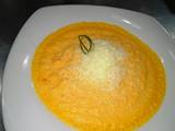 Sopa de zanahorias con tostadas gratinadas