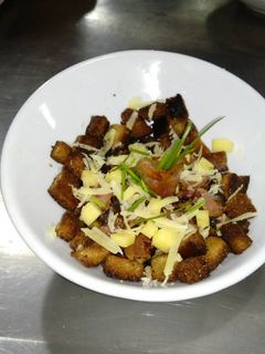Una foto de Ensalada de champiñones y queso